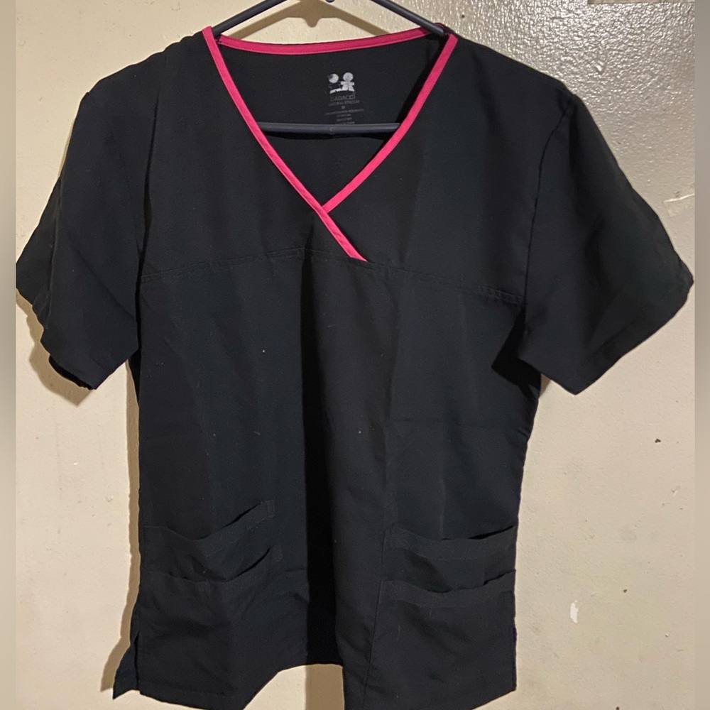 Scrub shirt
